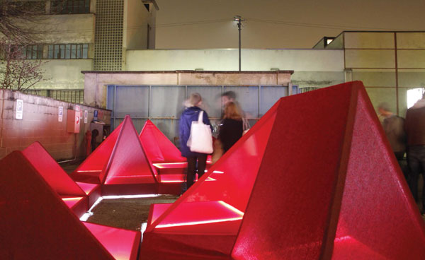 Пример масштабирования – использование элементов интерьерного дизайна в городской среде. Пример масштабирования – использование элементов интерьерного дизайна в городской среде.